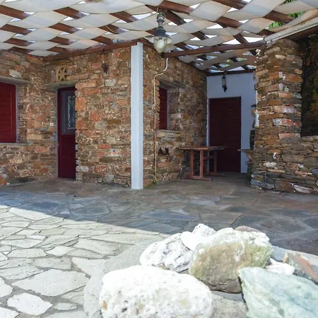 A Luxury House At Ormos Giannaki Beach Kardhianí
