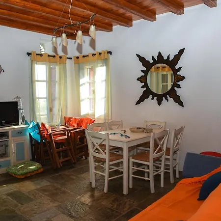A Luxury House At Ormos Giannaki Beach Apartment Kardhianí