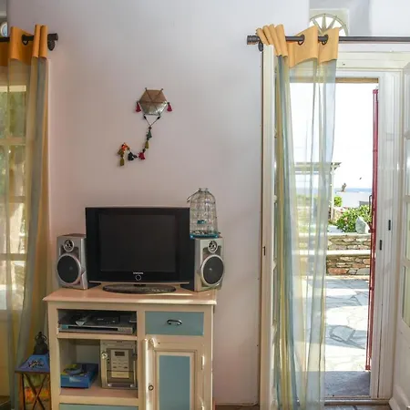 A Luxury House At Ormos Giannaki Beach شقة