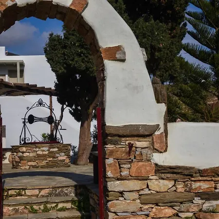 A Luxury House At Ormos Giannaki Beach