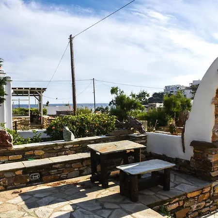 A Luxury House At Ormos Giannaki Beach Kardhianí